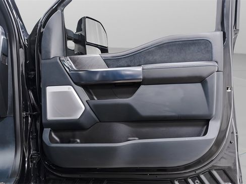 Used 2025 Ford F250 Platinum image 36