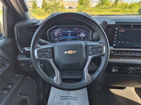 Used 2024 Chevrolet Silverado 1500 LT AWD/4WD image 18