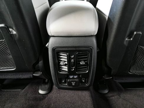 Used 2018 Jeep Grand Cherokee Limited RWD image 20