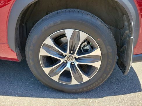 Used 2021 Toyota Highlander XLE image 27