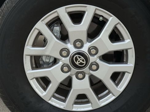 Used 2026 Toyota Tacoma SR5 AWD/4WD image 10