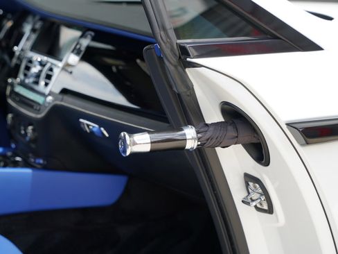 Used 2019 Rolls-Royce Wraith RWD image 34