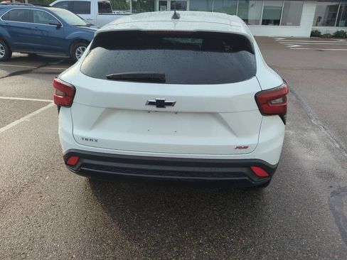 Used 2025 Chevrolet Trax LS w/ Driver Confidence Package FWD image 5