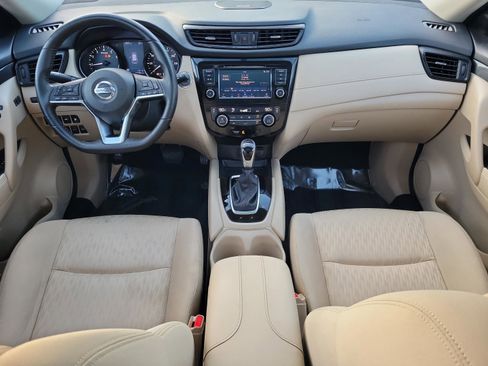 Used 2018 Nissan Rogue SV w/ Sun & Sound Touring Package image 14