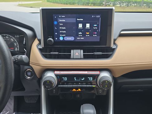 Used 2025 Toyota RAV4 XLE w/ Convenience Package FWD image 19