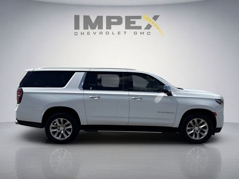 Used 2023 Chevrolet Suburban Premier AWD/4WD image 6
