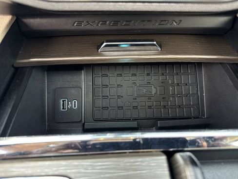 Used 2022 Ford Expedition Max Limited AWD/4WD image 36