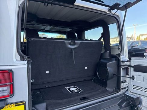 Used 2012 Jeep Wrangler Rubicon image 16