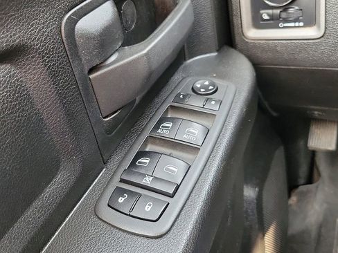 Used 2021 RAM 1500 Tradesman w/ Chrome Appearance Group image 13