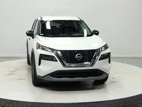 Used 2023 Nissan Rogue S AWD/4WD image 3
