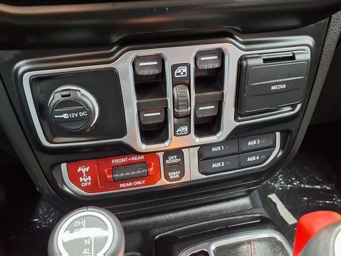 Used 2021 Jeep Wrangler Unlimited Rubicon w/ Xtreme Recon 35" Tire Package image 8