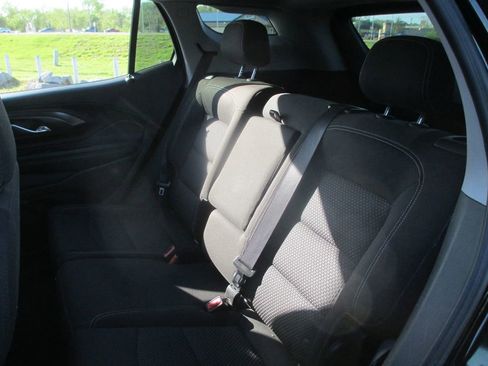 Used 2024 GMC Terrain SLE w/ Elevation Edition image 17