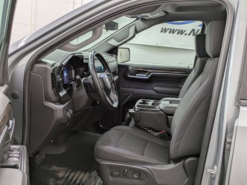 Used 2023 Chevrolet Silverado 1500 LT AWD/4WD image 4