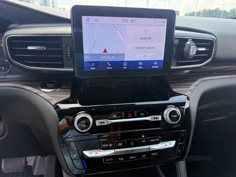 Used 2023 Ford Explorer Limited w/ Hybrid Equipment Group 310A AWD/4WD image 13