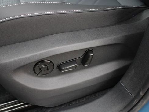 New 2026 Volkswagen Tiguan SE image 3