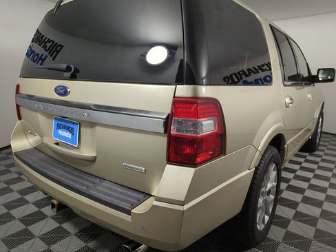 Used 2017 Ford Expedition Limited w/ Equipment Group 301A AWD/4WD image 5