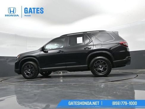 Certified 2025 Honda Pilot TrailSport image 45