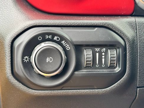Used 2021 Jeep Wrangler Unlimited Rubicon AWD/4WD image 29