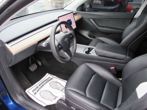 Used 2022 Tesla Model Y Long Range image 13