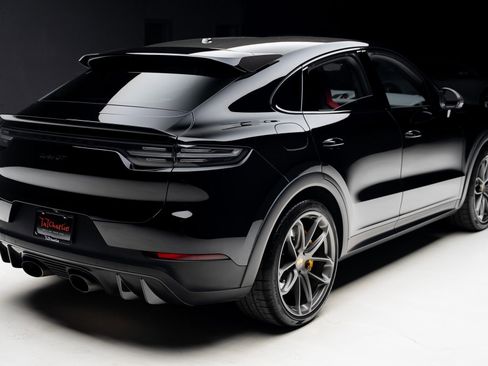 Used 2023 Porsche Cayenne Turbo GT image 32