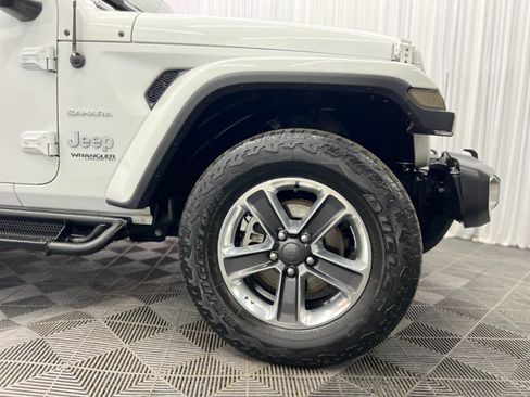 Used 2019 Jeep Wrangler Unlimited Sahara w/ Safety Group AWD/4WD image 31