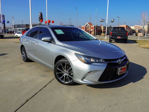 Certified 2017 Toyota Camry XSE image 2