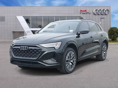 Used 2024 Audi Q8 e-tron Prestige w/ Prestige Package AWD/4WD image 1