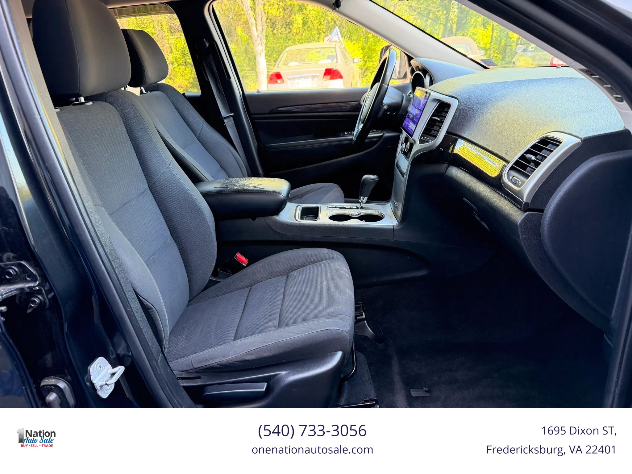 Used 2011 Jeep Grand Cherokee Laredo AWD/4WD image 14