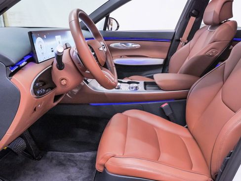 Certified 2026 Genesis GV70 2.5T Advanced image 9