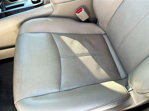 Used 2019 Nissan Pathfinder Platinum image 18