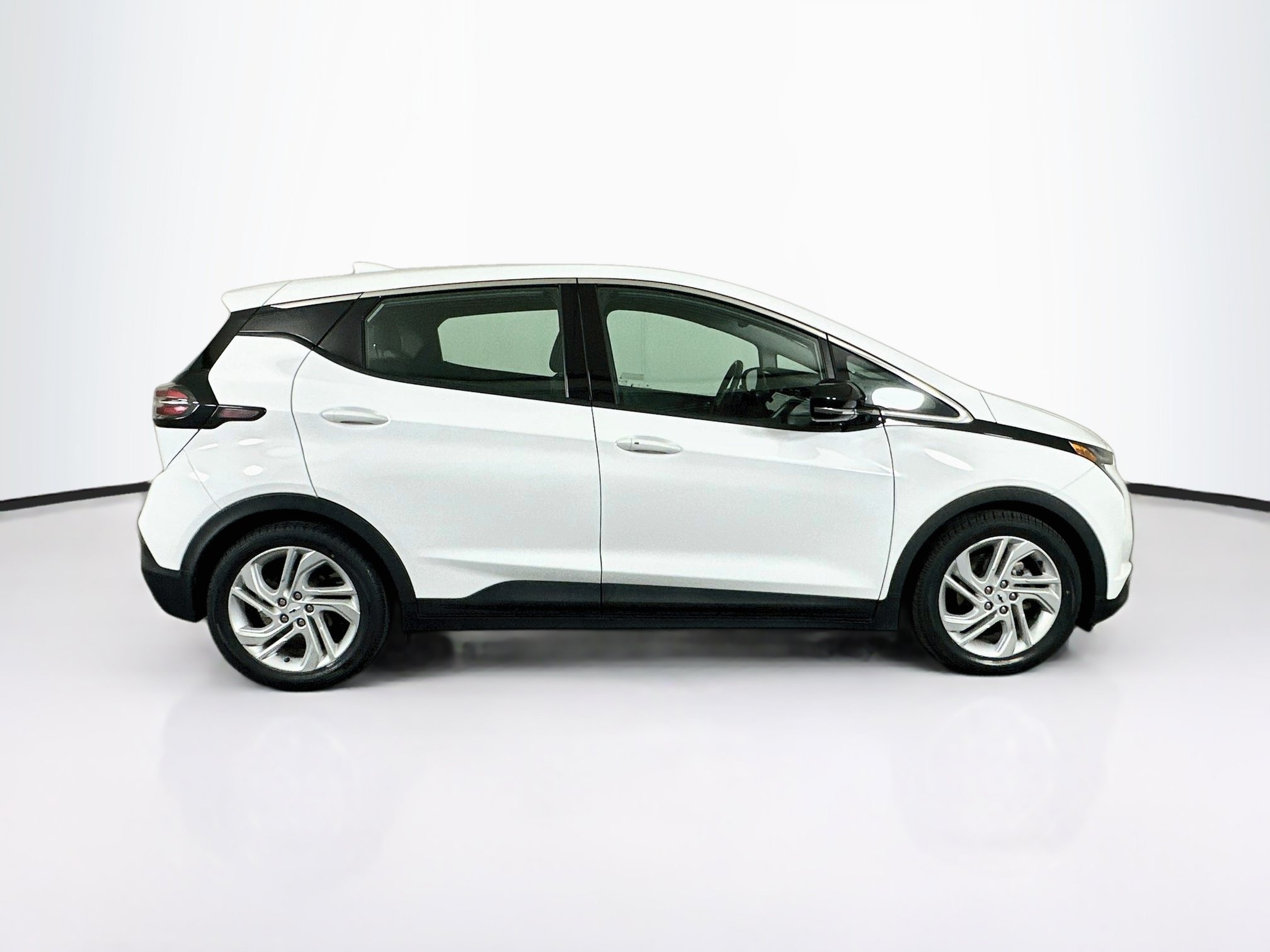 Used 2023 Chevrolet Bolt LT w/ Driver Confidence Package FWD image 10