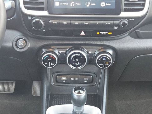 Used 2025 Hyundai Venue SEL FWD image 21