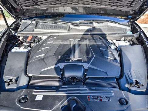 Used 2023 Bentley Bentayga Azure image 29