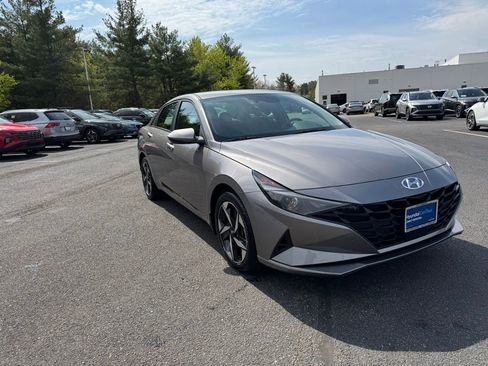 Certified 2023 Hyundai Elantra SEL w/ Convenience Package FWD image 11