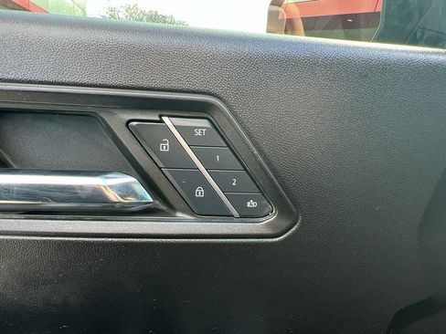 Used 2024 Chevrolet Colorado ZR2 w/ ZR2 Convenience Package III image 17