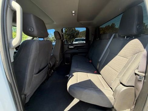 Used 2025 Chevrolet Silverado 2500 LT AWD/4WD image 9
