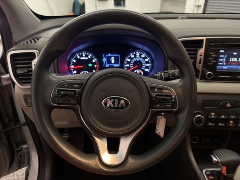 Used 2019 Kia Sportage LX FWD image 11