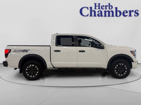Used 2023 Nissan Titan PRO-4X w/ Pro-4x Convenience Package AWD/4WD image 9