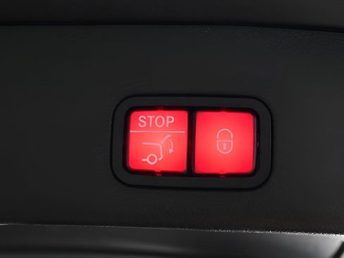 Used 2019 Mercedes-Benz GLS 450 4MATIC w/ Premium 1 Package image 17