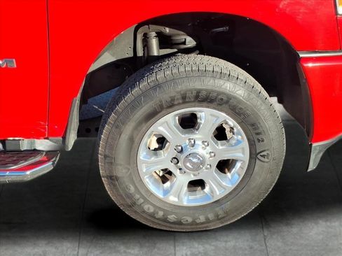 Used 2024 RAM 2500 Big Horn w/ Sport Appearance Package image 6