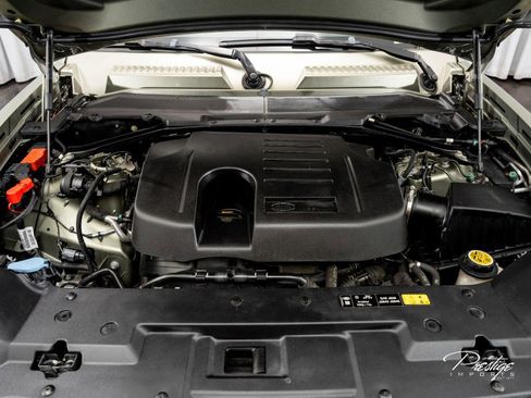 Used 2021 Land Rover Defender 110 X-Dynamic HSE image 4