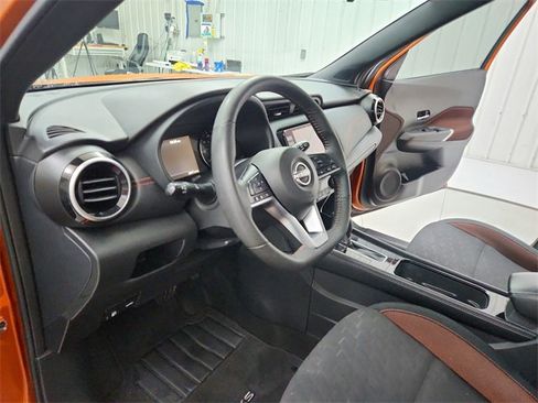 Used 2024 Nissan Kicks SR image 18