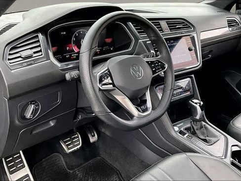 Used 2024 Volkswagen Tiguan SE R-Line image 17