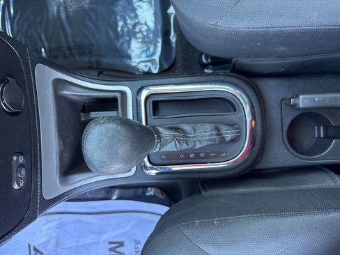 Used 2009 Chevrolet HHR LS image 22