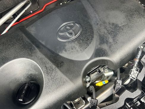 Used 2020 Toyota RAV4 Limited image 31