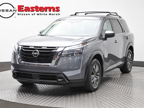 Used 2022 Nissan Pathfinder SV AWD/4WD image 1