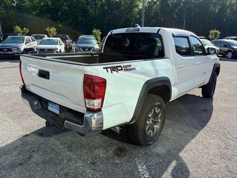 Used 2021 Toyota Tacoma TRD Off-Road RWD image 7