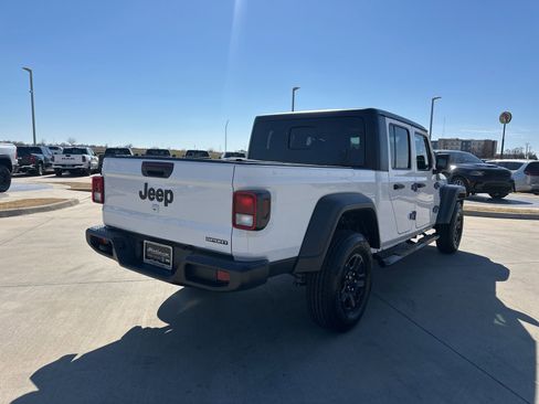 Used 2020 Jeep Gladiator Sport image 5