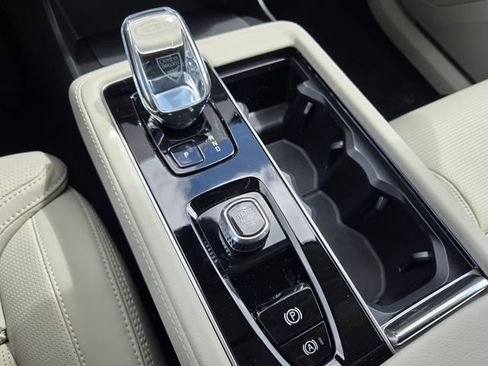 New 2026 Volvo XC90 T8 Ultra w/ Protection Package Premier image 23