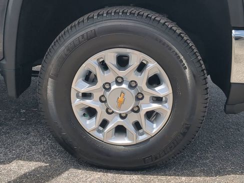 Used 2024 Chevrolet Silverado 2500 LTZ w/ LTZ Premium Package image 11